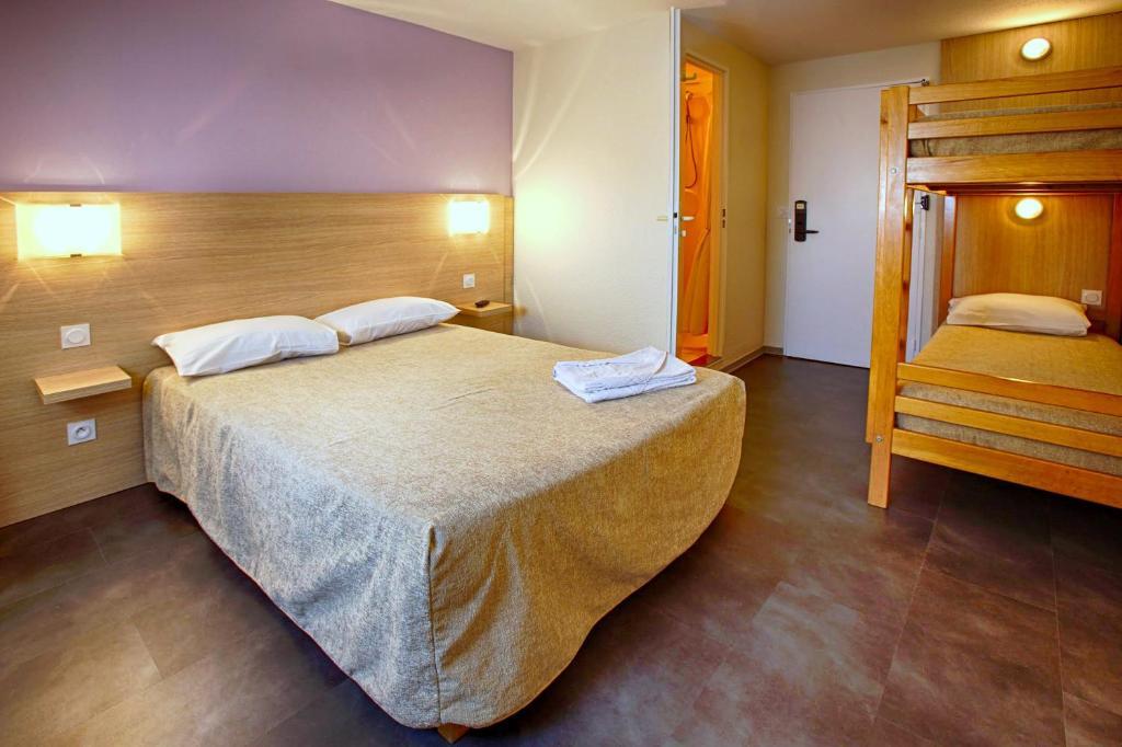 Hotel Formule Club سينون الغرفة الصورة